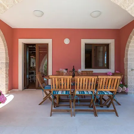 بيت للعطل Rea *